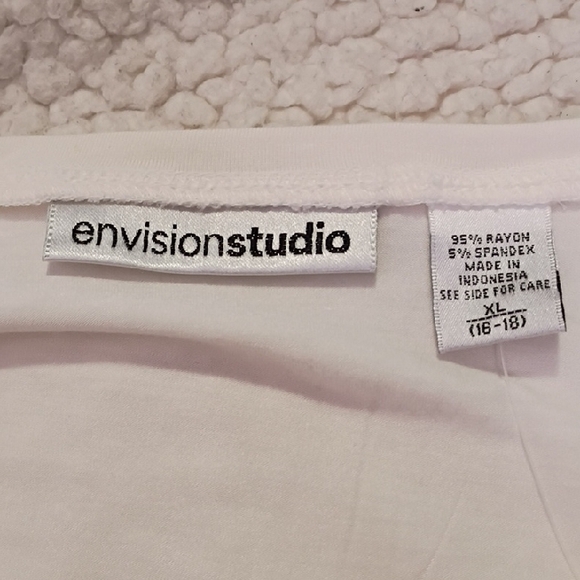 Elegant White V-Neck Short Sleeve Top Size XL - Picture 4 of 7